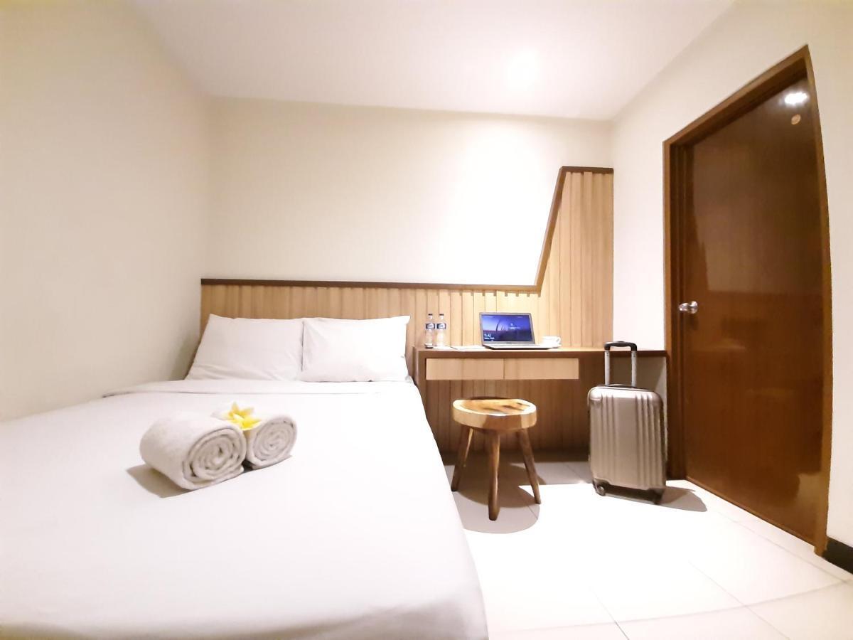 Hotel Pantes Kota Lama Semarang Buitenkant foto