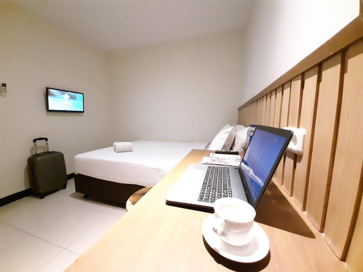 Hotel Pantes Kota Lama Semarang Buitenkant foto