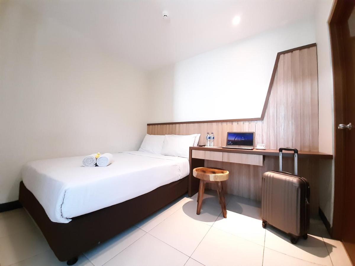 Hotel Pantes Kota Lama Semarang Buitenkant foto