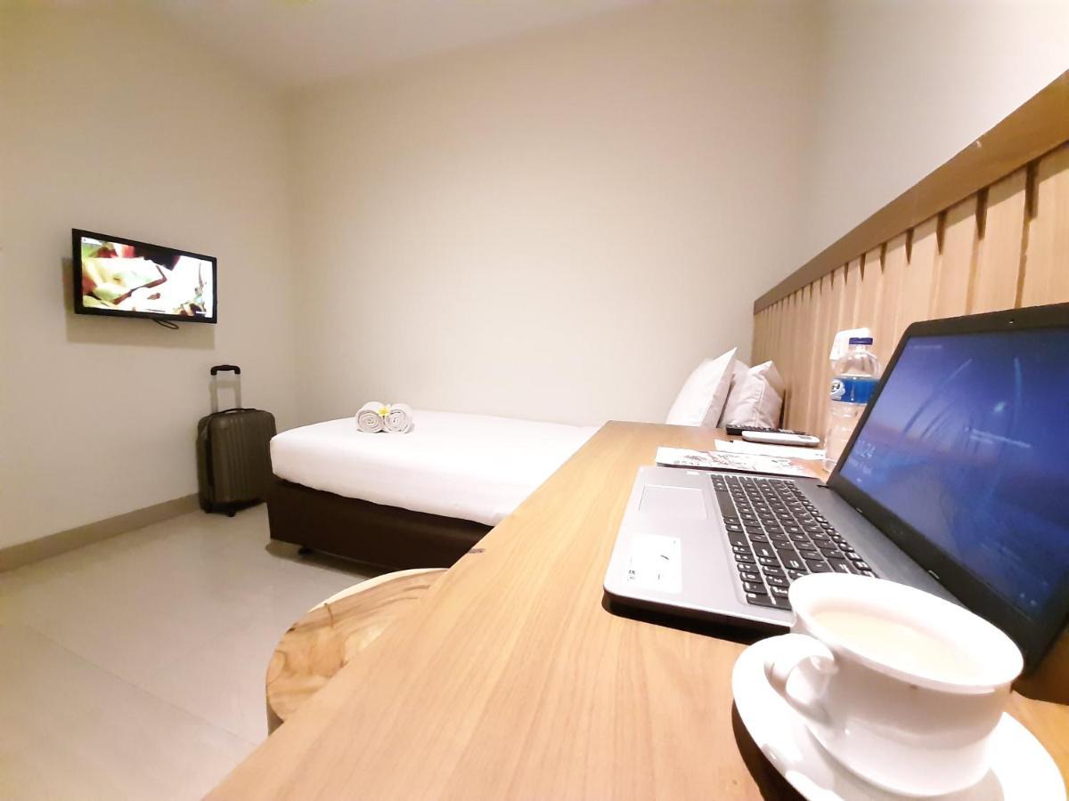 Hotel Pantes Kota Lama Semarang Buitenkant foto