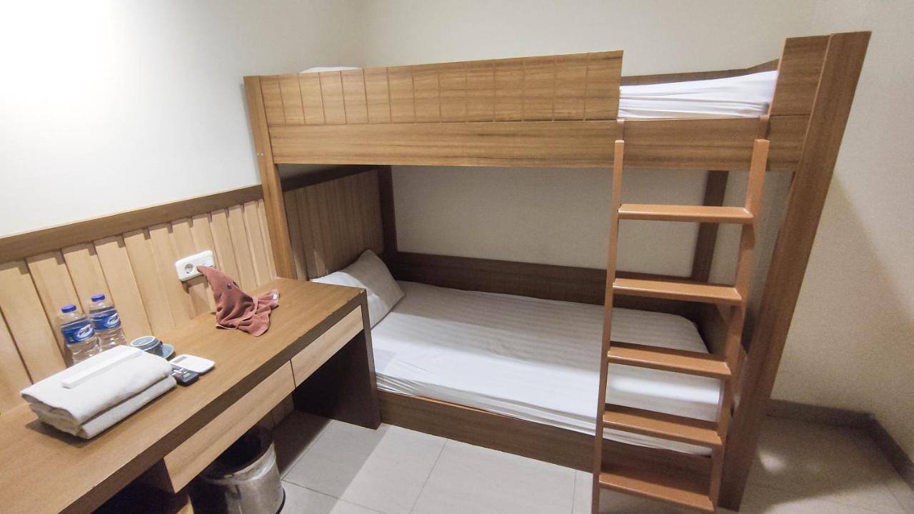 Hotel Pantes Kota Lama Semarang Buitenkant foto