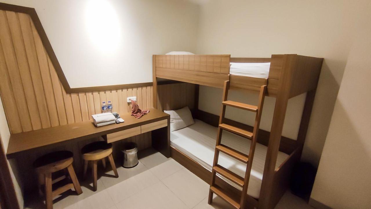 Hotel Pantes Kota Lama Semarang Buitenkant foto